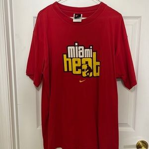 Nike Miami Heat size L t shirt